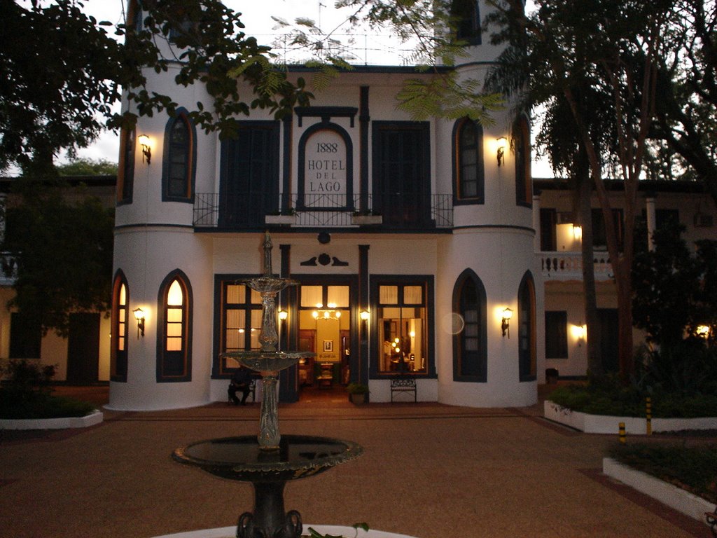 Hotel del Lago Paraguay