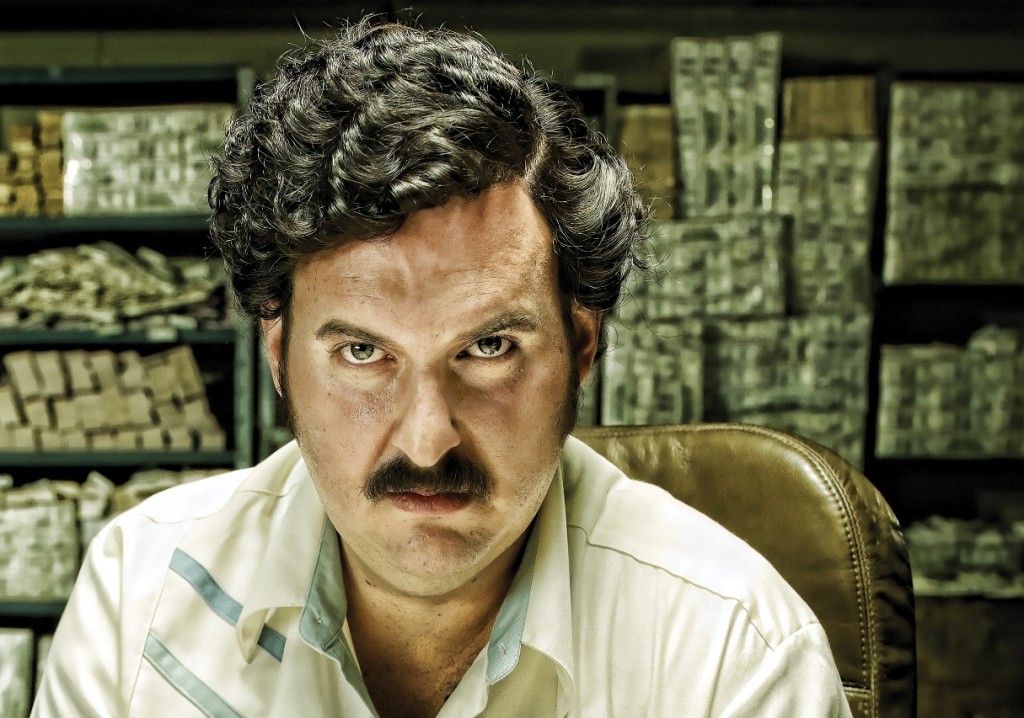 El actor Andrés Parra interpreta a Pablo escobar en la serie que hace furor en Argentina