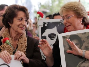 Angela Jería y Bachelet en Villa Grimaldi, 40 años después del golpe de Pinochet