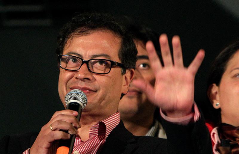 Gustavo Petro, hablando ante sus seguidores en Bogotá. Foto. Efe