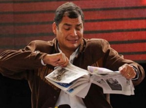 El presidente de Ecuador desguaza un diario molesto con las informaciones que publica