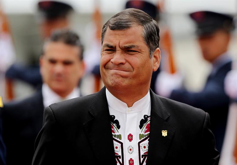 La dependencia de un dólar, por las nubes en Ecuador, es el efecto "brexit" para  Rafael Correa