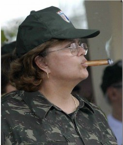 dilma-Rousseff-con-habano