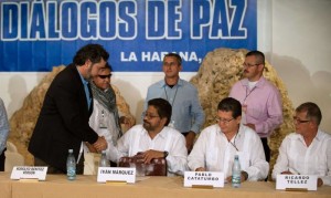 Miembros de las FARC en los diálogos de paz en la Habana