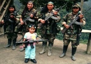 Mujeres y niña soldados en las Farc