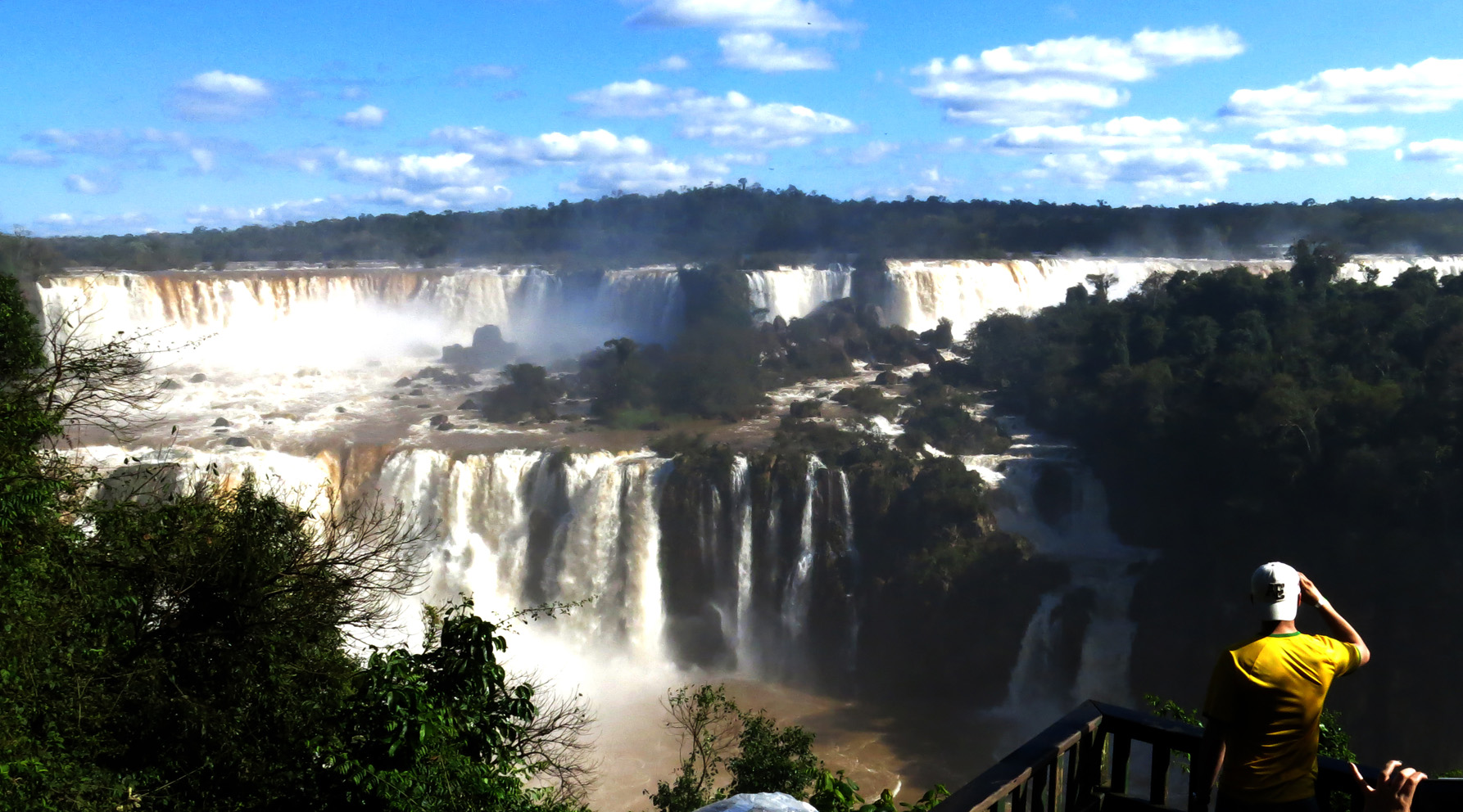 Vista de las Cataratas de Iguazú desde el lado brasileño. Foto:Silvina Frydlewsky