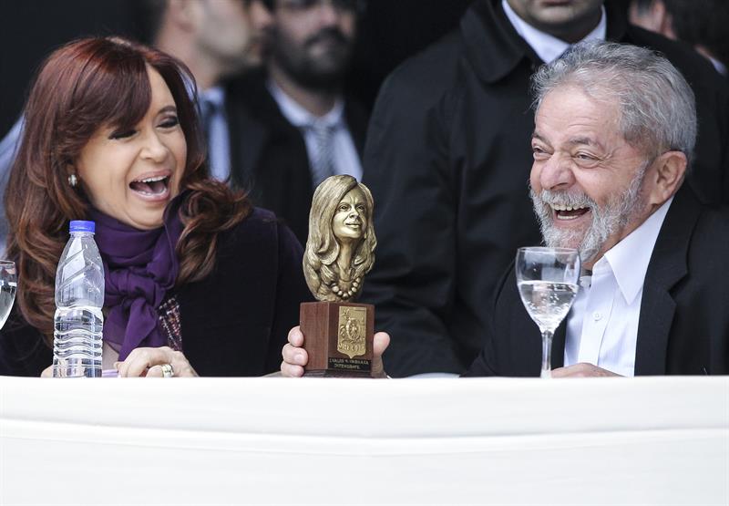 Cristina Fernández de Kirchner junto al ex presidenteLuiz Inácio Lula da Silva. Efe