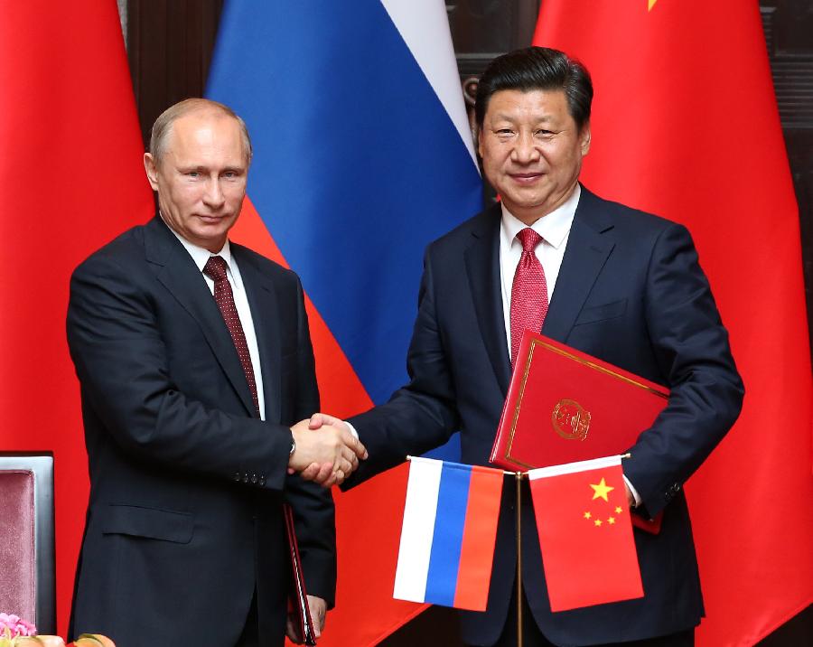 Putin y Xi Jinpin estrechan manos y lazos entre las potencias China y Rusa