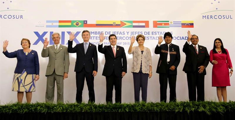 Los presidentes y representantes de las delegaciones. Foto Efe
