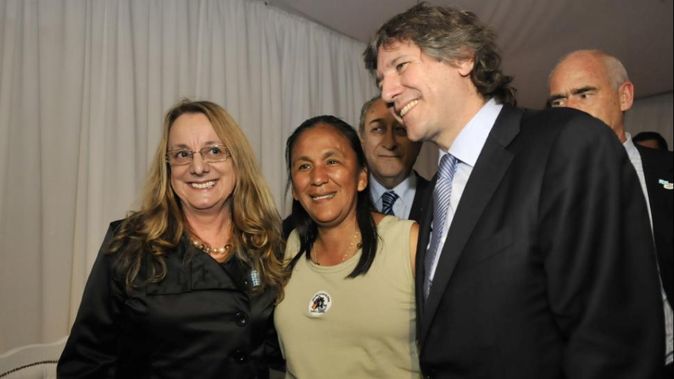 Milagro Sala entre la ex ministra Alicia Kirchner y el ex vicepresidente, Amado Boudou